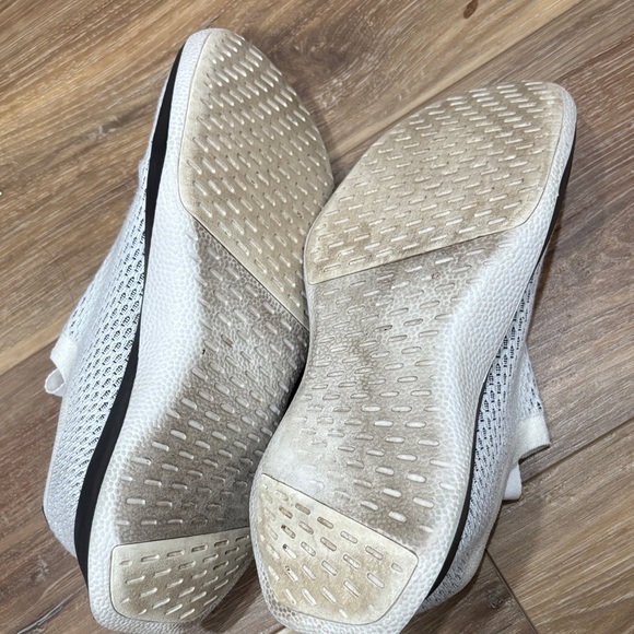 Allbird Women’s White Slip-On Shoes Size 7 - Picture 6 of 7